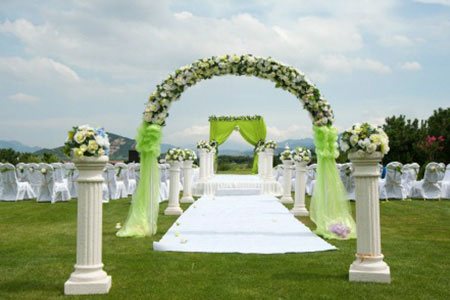 Chiavari chairs in rows at event venue